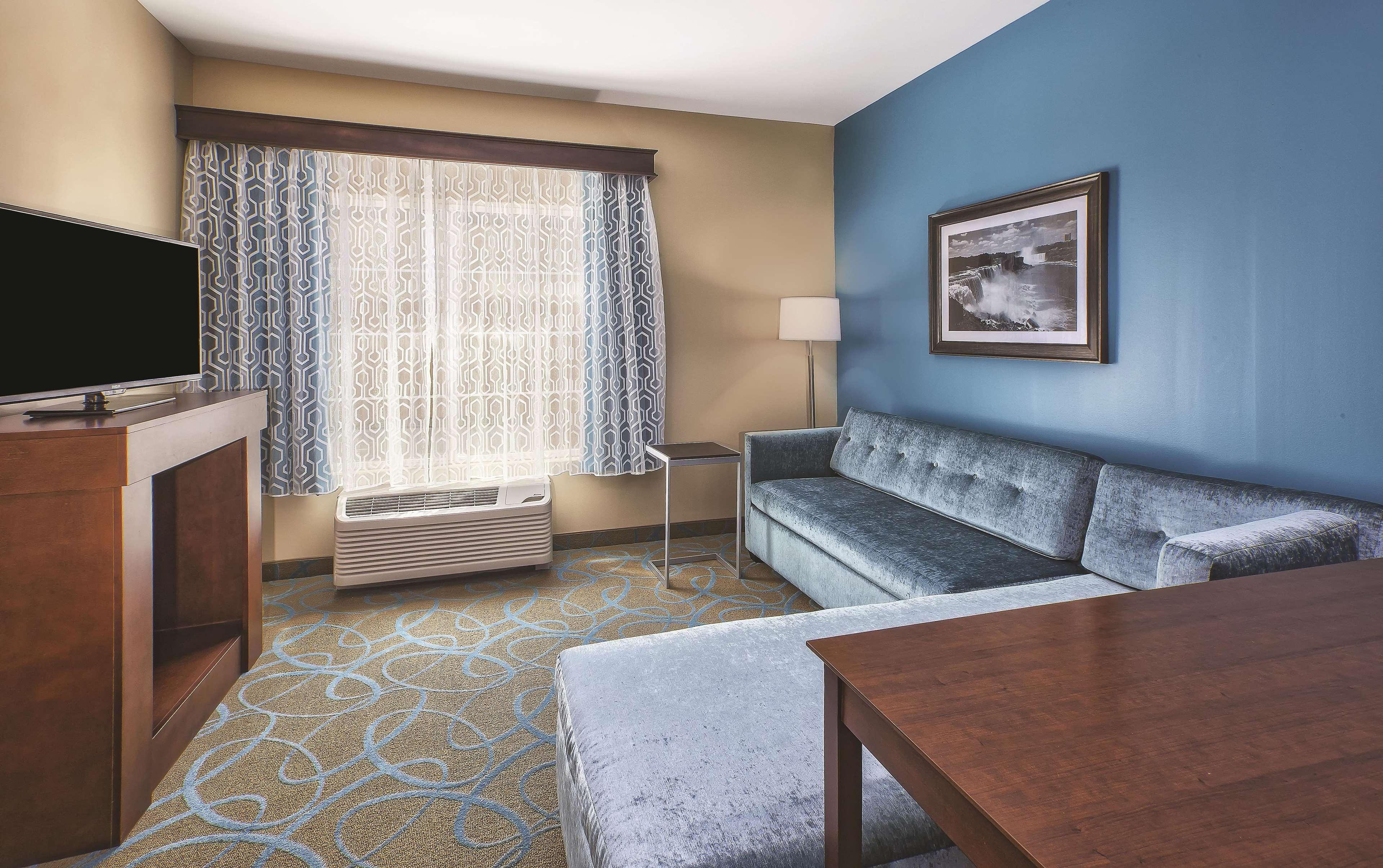 La Quinta By Wyndham Niagara Falls Extérieur photo