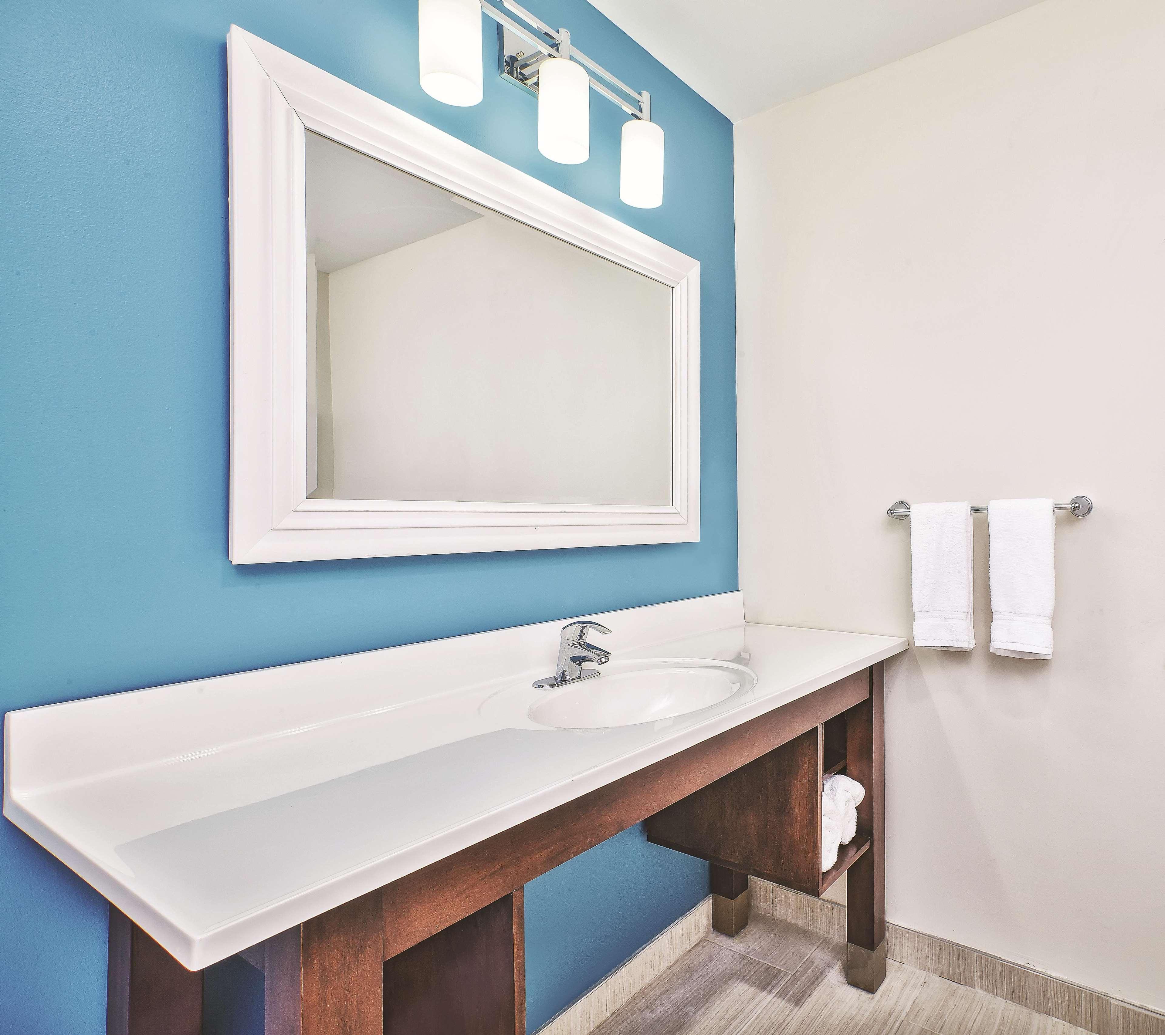 La Quinta By Wyndham Niagara Falls Extérieur photo