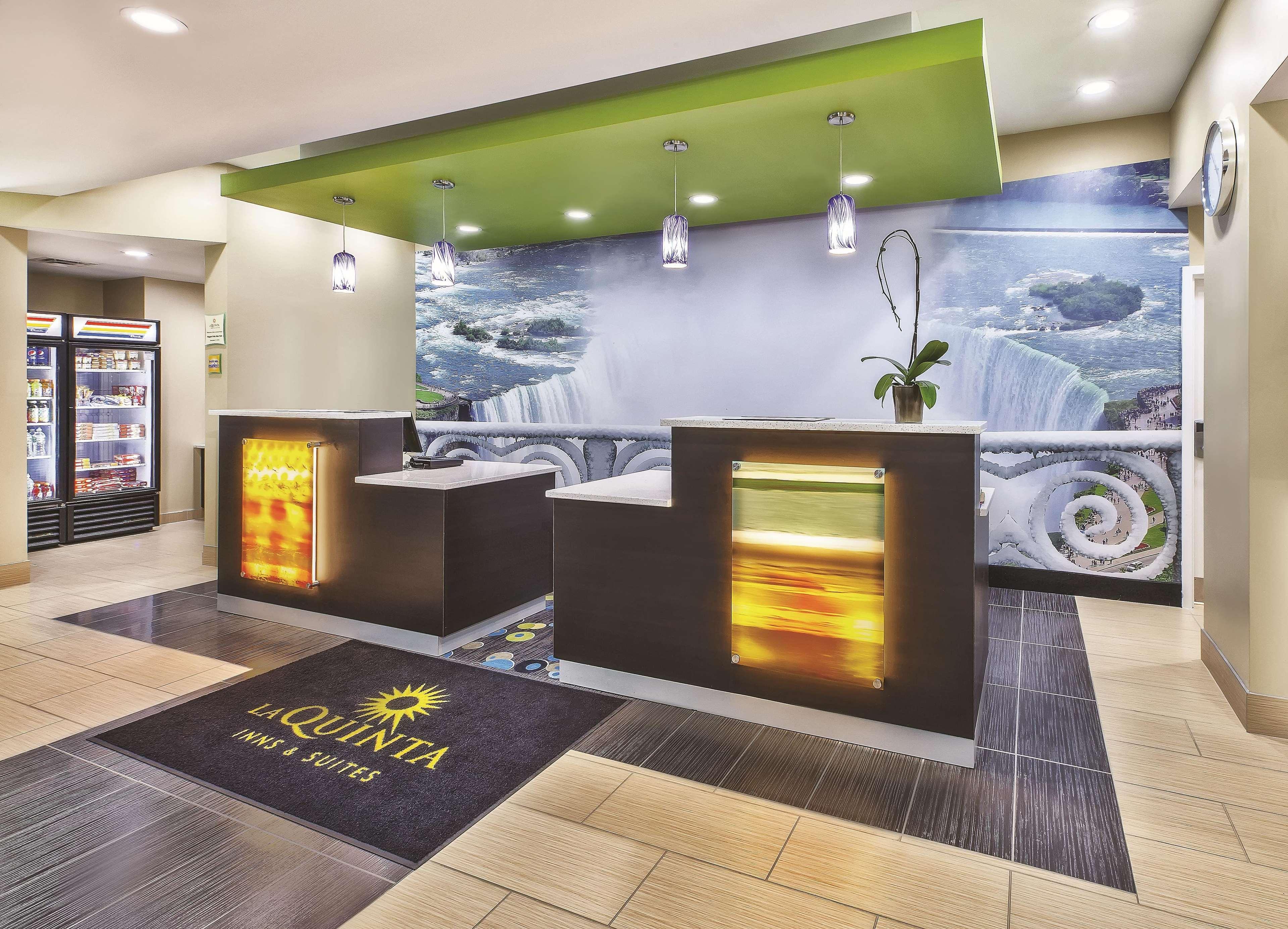 La Quinta By Wyndham Niagara Falls Extérieur photo