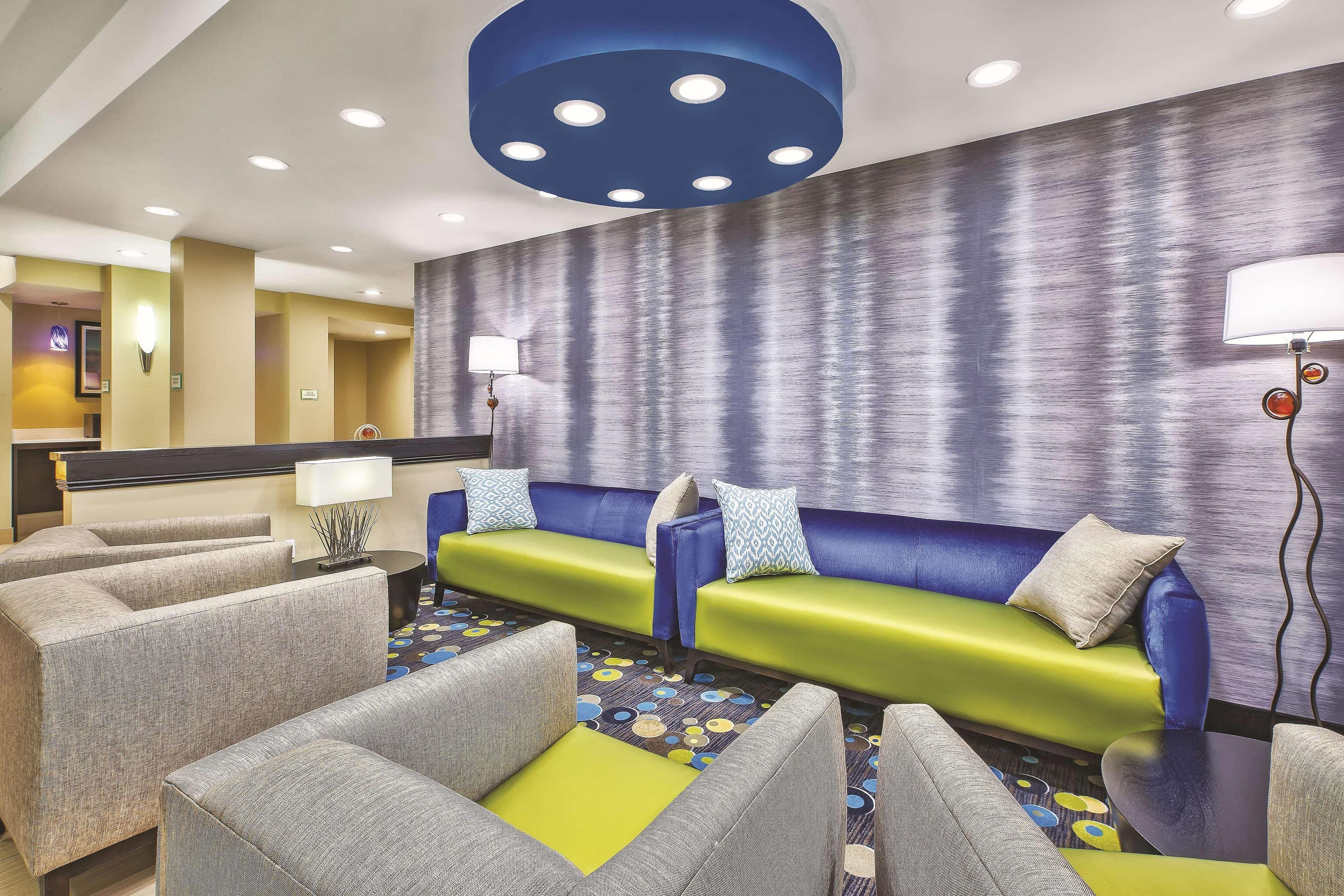 La Quinta By Wyndham Niagara Falls Extérieur photo