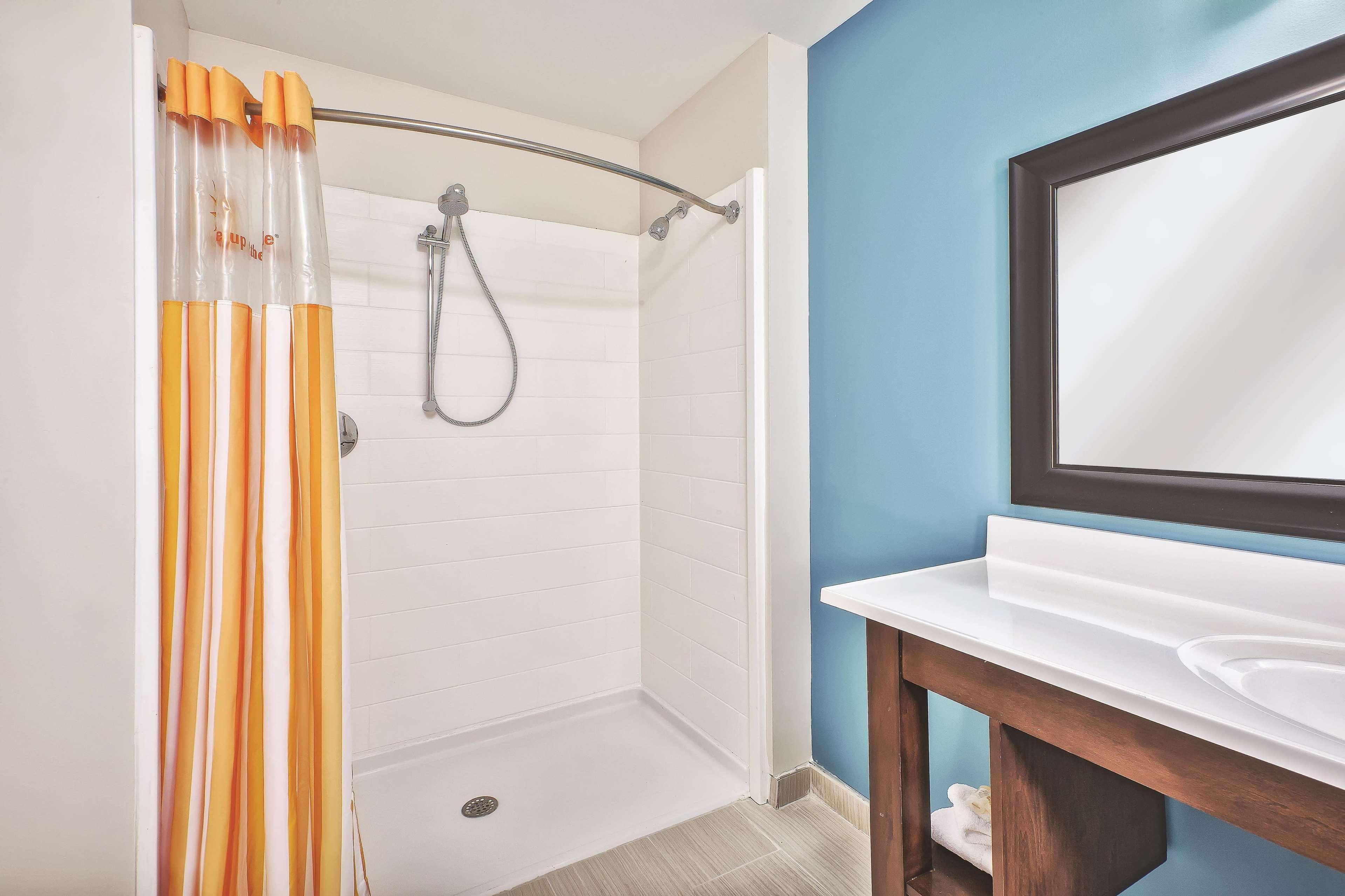 La Quinta By Wyndham Niagara Falls Extérieur photo